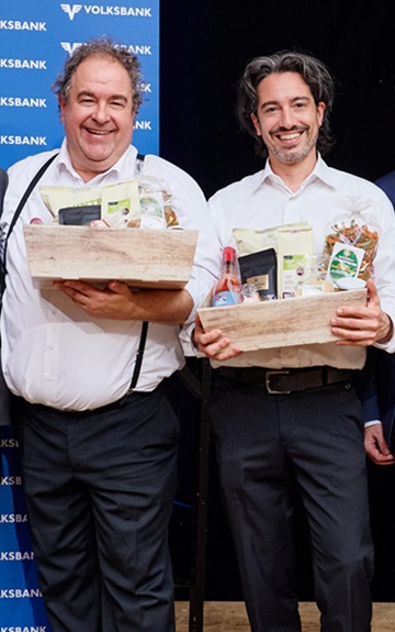 Volksbank Oberösterreich Vorstand Richard Ecker, Bernhard Murg, Stefano Bernardin, Filialleiter Anton Oberndorfer, Leiter Kommerz Christian Grosspötzl